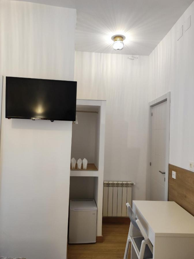 Hostal Esparteros Madrid Bagian luar foto