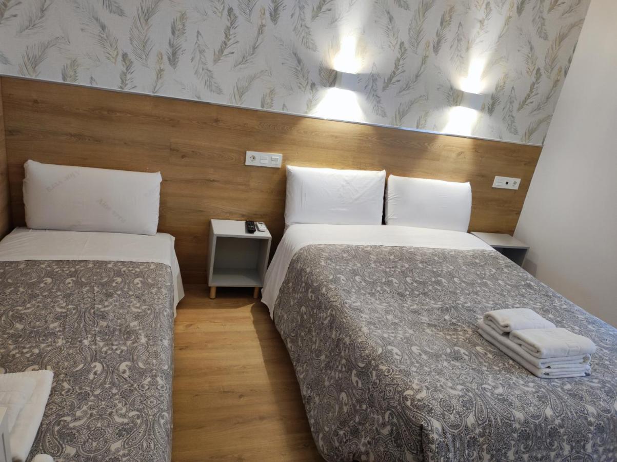 Hostal Esparteros Madrid Bagian luar foto