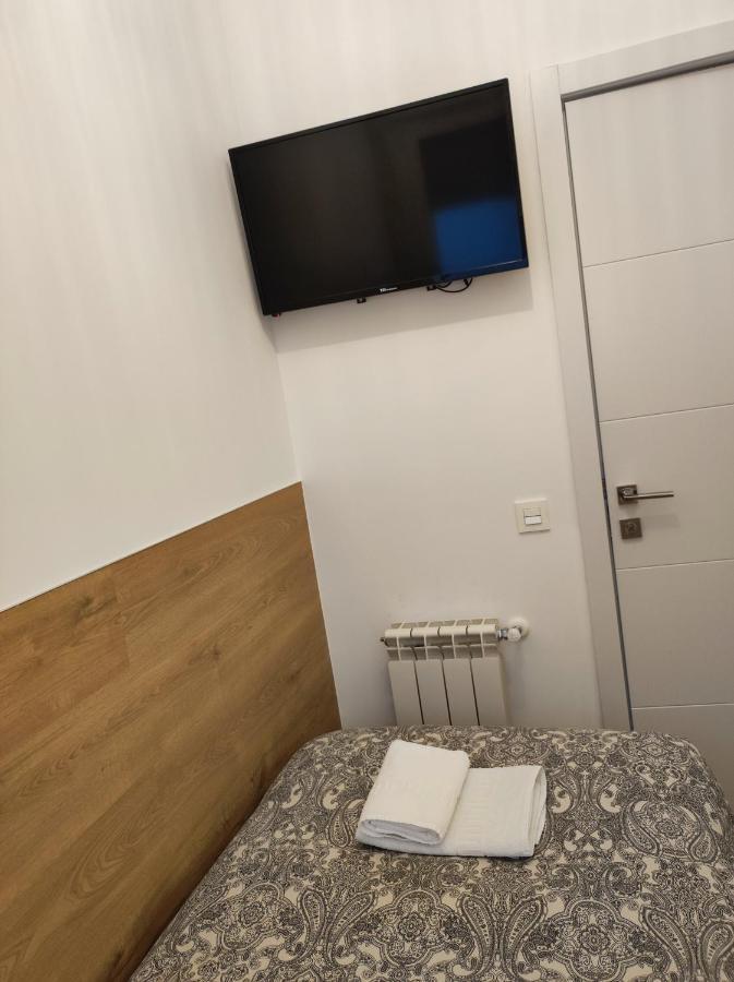 Hostal Esparteros Madrid Bagian luar foto