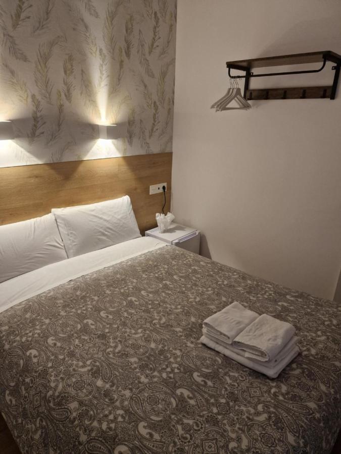 Hostal Esparteros Madrid Bagian luar foto