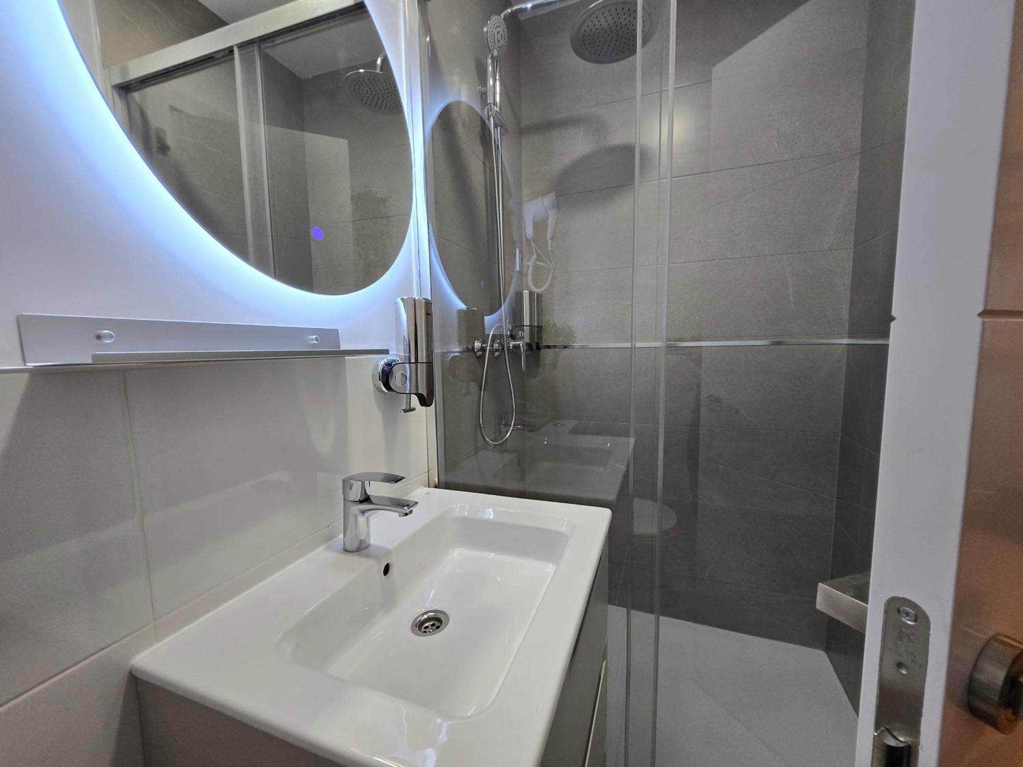 Hostal Esparteros Madrid Bagian luar foto