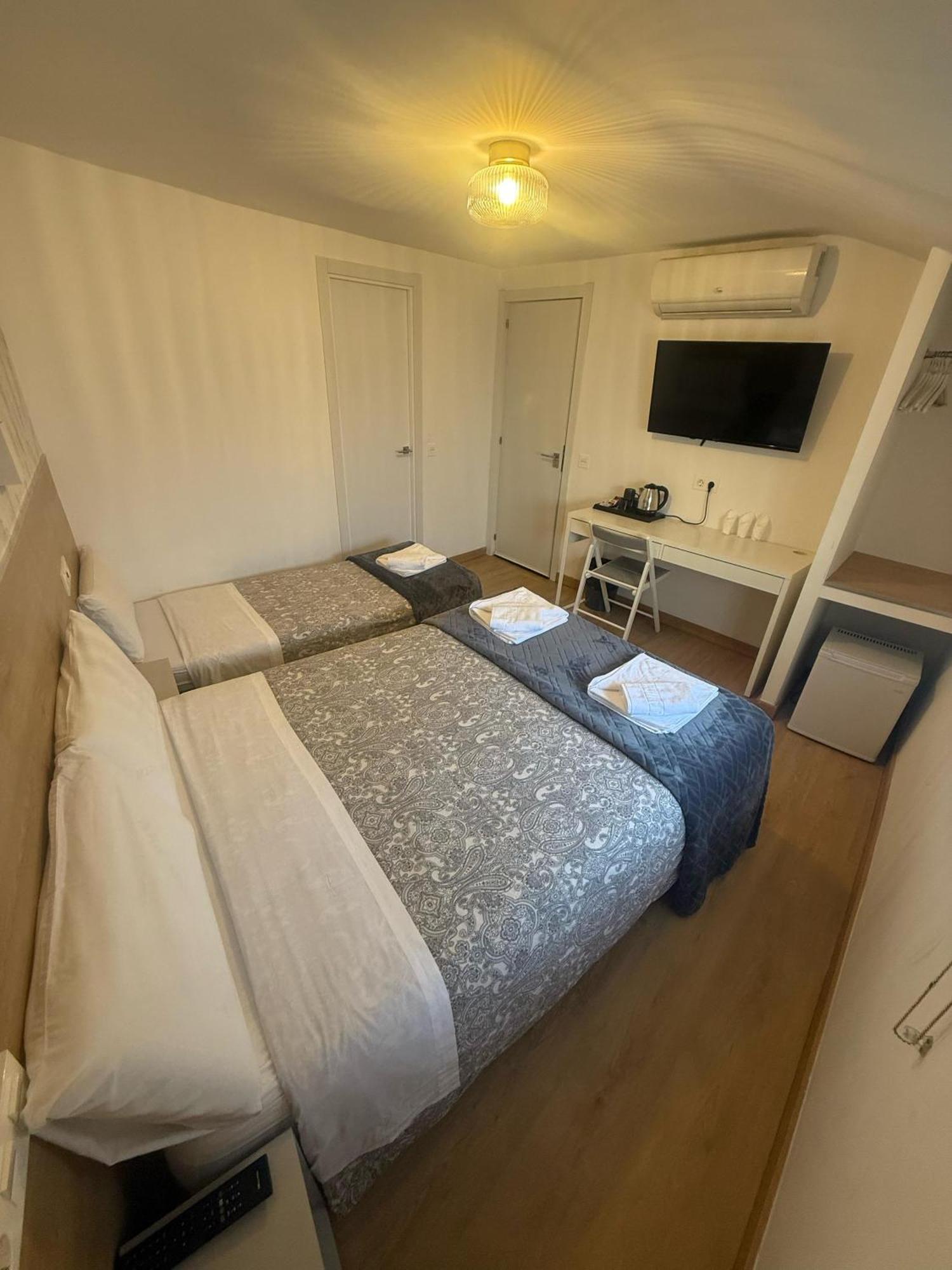 Hostal Esparteros Madrid Bagian luar foto